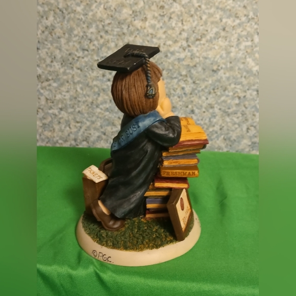 𝑺𝒊𝒏𝒈𝒍𝒆 𝑩𝒆𝒓𝒓𝒚 𝟏𝟗𝟗𝟖 𝑮𝒓𝒂𝒅𝒖𝒂𝒕𝒊𝒐𝒏 𝑭𝒊𝒈𝒖𝒓𝒊𝒏𝒆 - Picture 4 of 9